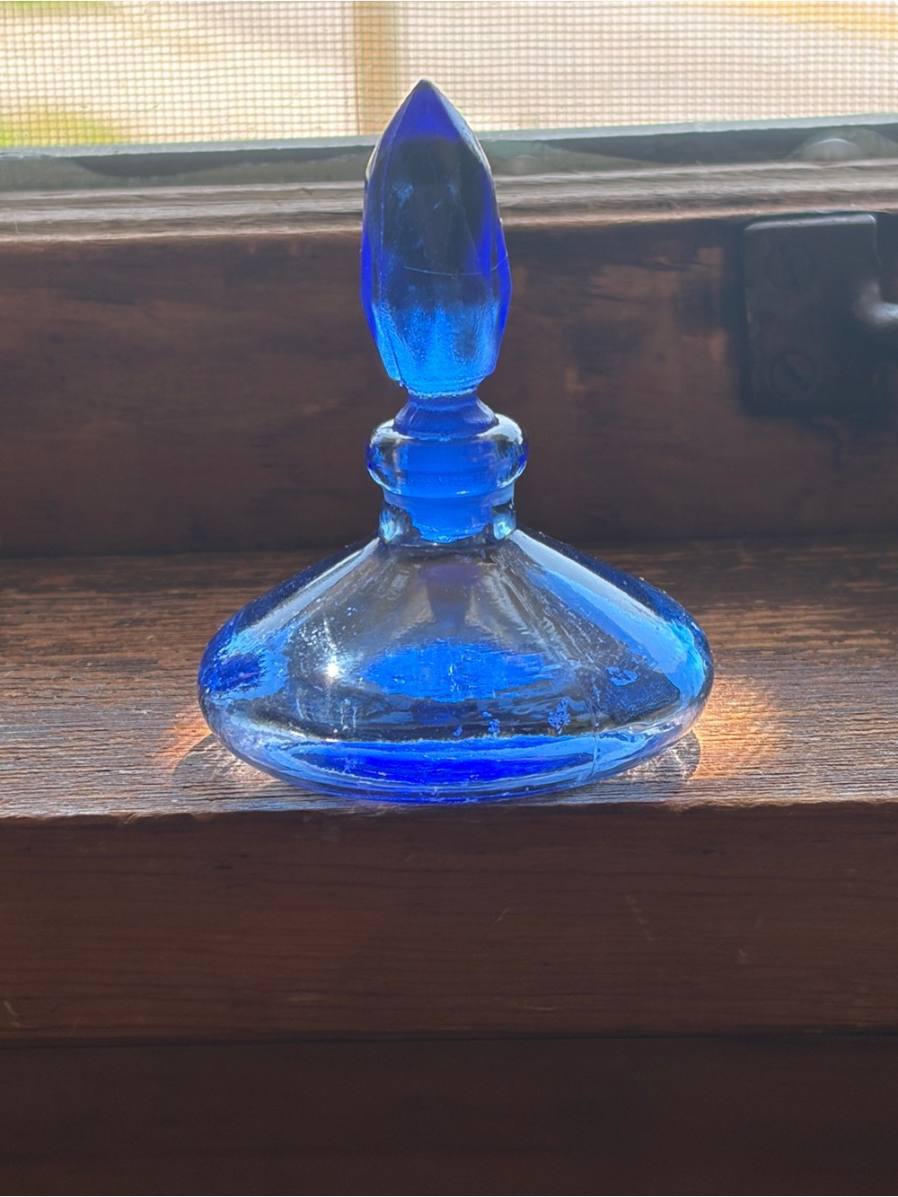Vintage petite perfume bottle, glass stopper Beautiful blue retro - Picture 7 of 7